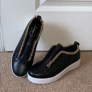 BLACK W/ GOLDCHAIN WOMENS PLATFORM SLIPON SNEAKERS